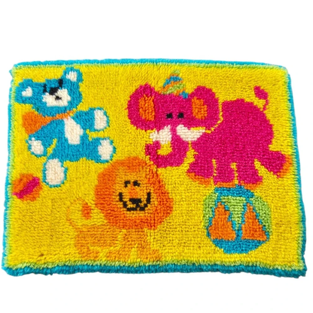 Vintage Latch Hook Rug Colorful Elephant‎ Lion Animal Nursery Wall Hanging 20x25